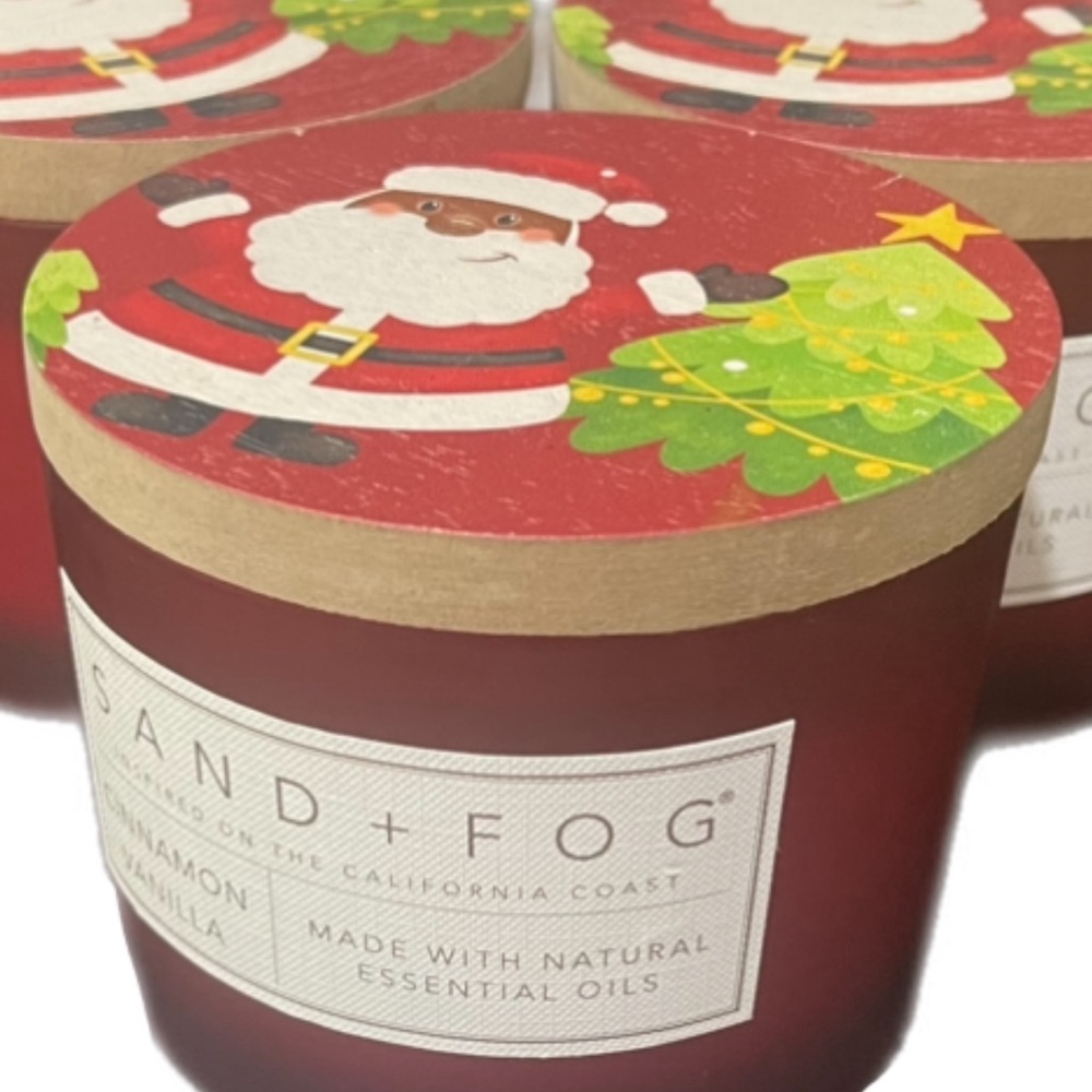 NWT! 🎅🏼 Sand + Fog Cinnamon & Vanilla Santa Christmas Lid 2 Wick Candle 12 Oz. - Picture 6 of 6